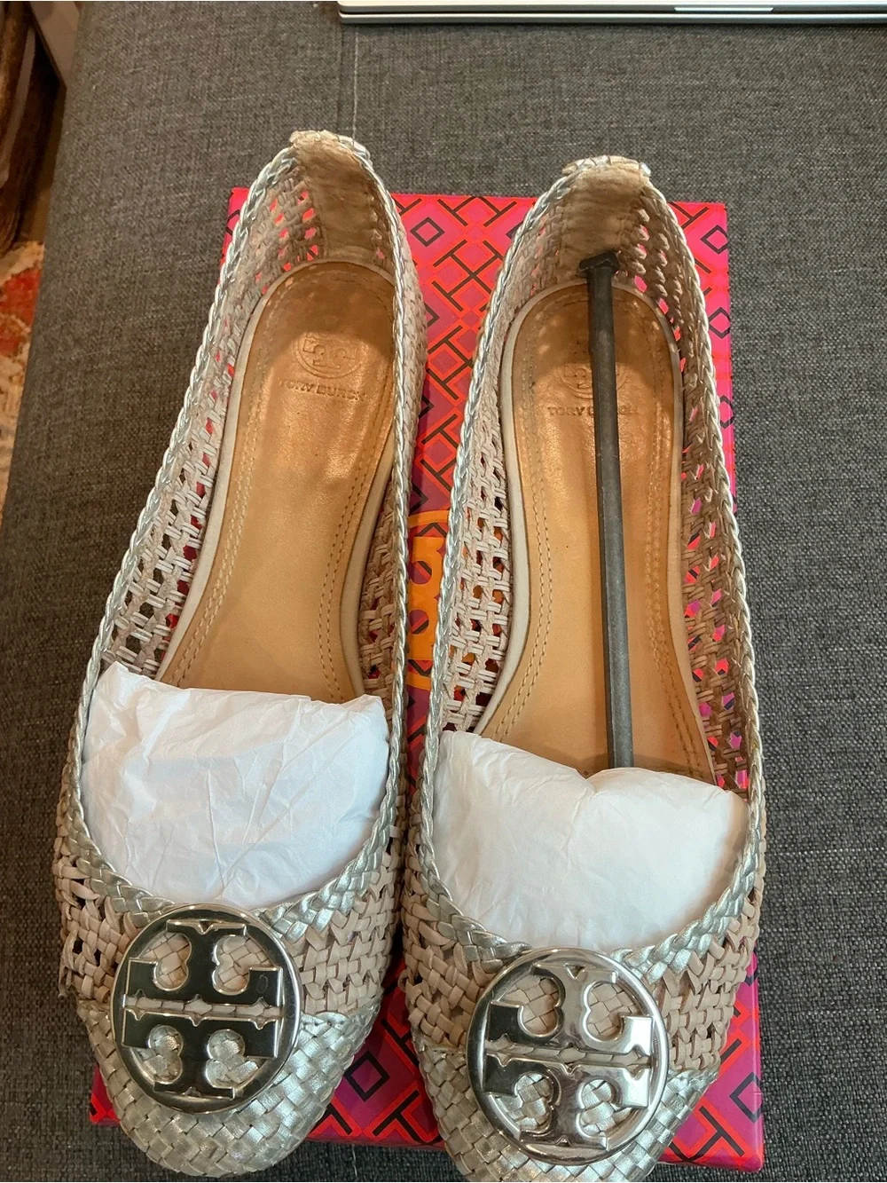 Tory Burch Chelsea woven Braided light taupe/silver Ballet Flats size 10 classy